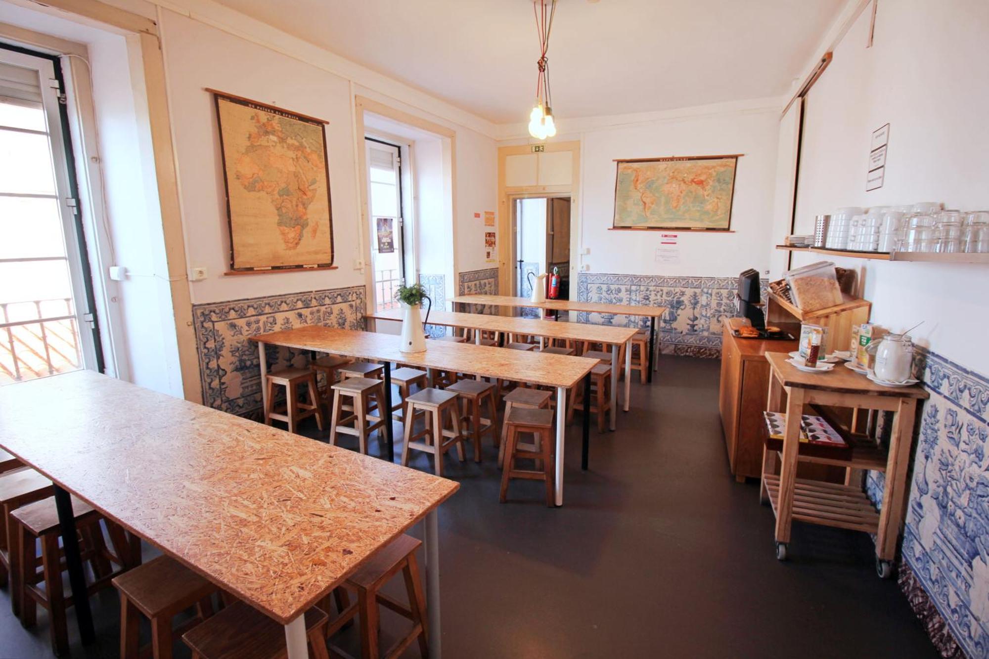 Wot New Lisbon Hostel *